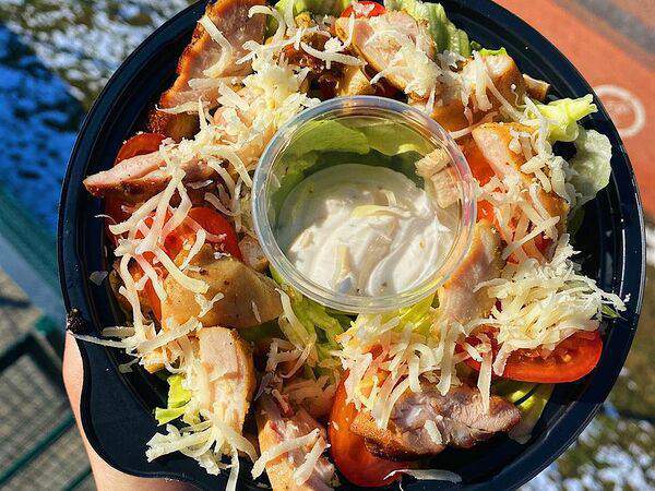 V Lavashe - Салат Цезарь с курицей