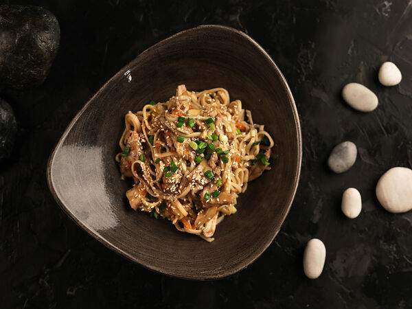 Golden Coffee - Лапша удон с курицей