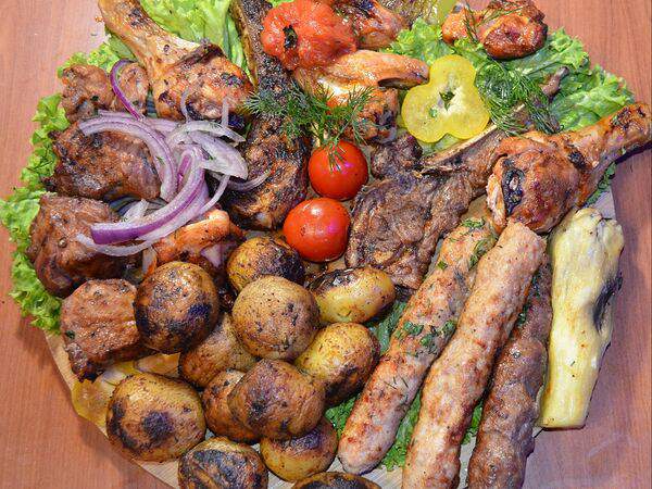 Вдали от жен - Ассорти шашлычное большое на мангале