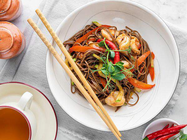 Eat fresh - Wok с гречневой лапшой