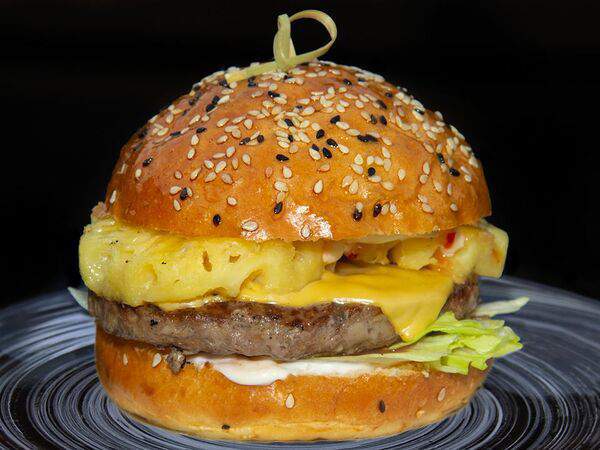 Burger Man - Бургер Ананас Чили
