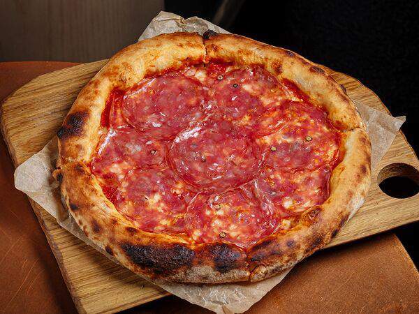 Мона - Большая пицца с салями Милано