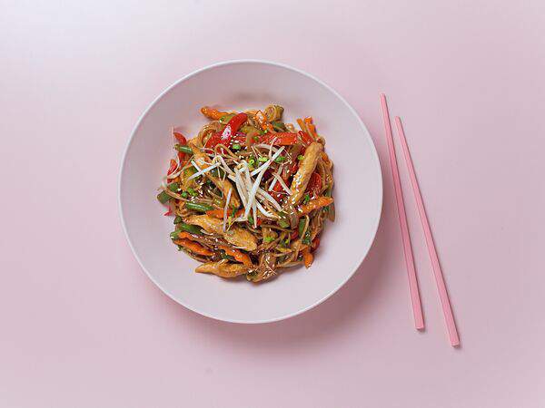 Rollwell - Wok с курицей