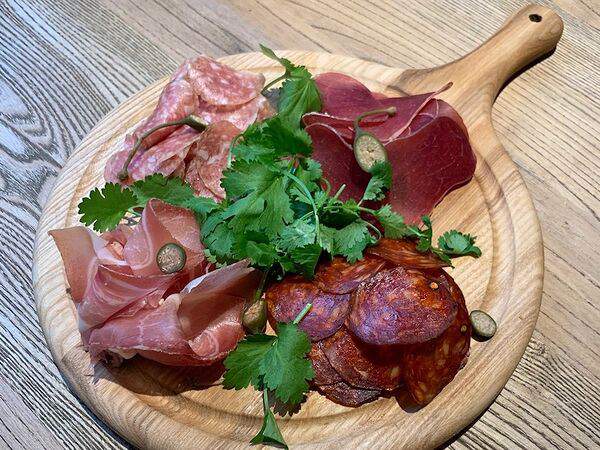 Lyric - Брезаола, чоризо, прошутто, салями