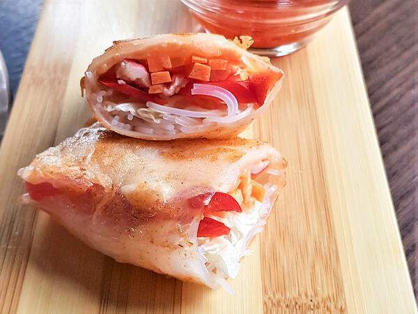 Wok & Roll - Нэмы с лососем и снежным крабом