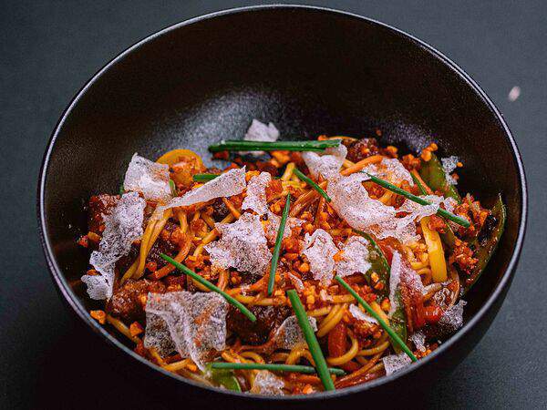 Noodle police - Яичная лапша с цыпленком генерала Цзо