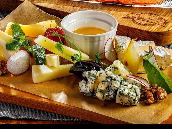 Итальянский ресторан Casa Mia - Плато Сырное