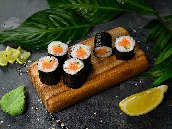 Pizza NB - Ролл с лососем и огурцом