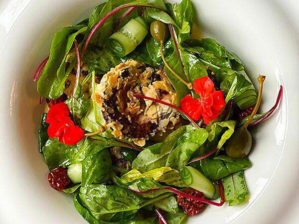 L'angolo Italiano - С бейби осьминогами в миндале, овощами и мандариновым соусом