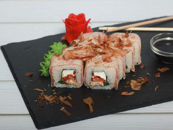 Японец - Опаленный с тунцом