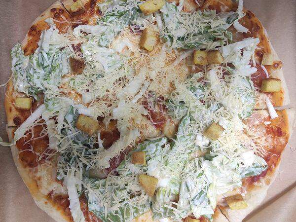 Вдали от жен - Пицца Цезарь с креветками