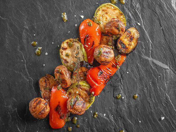 Крафт-кафе Вжарим - Овощи-гриль с соусом песто