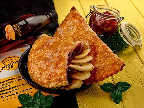 Чебурекми - С клубничным джемом и бананом
