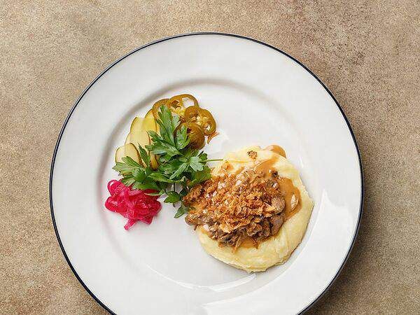 Lobby Bar - Бефстроганов с картофельным пюре