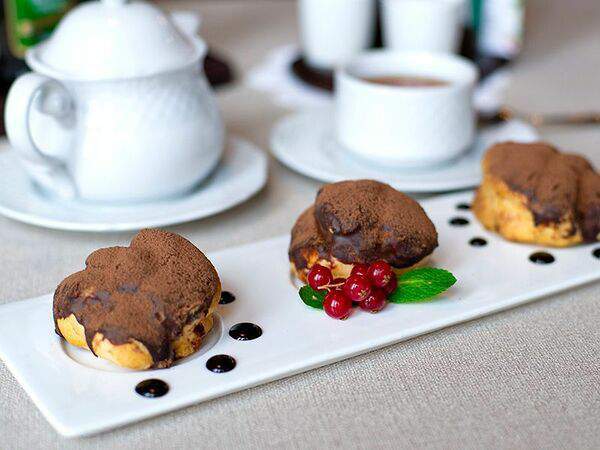 Basilico - Профитроли в шоколадной глазури