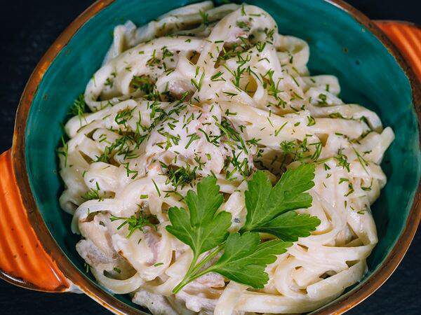 Джон Вкусный - Яичная лапша с беконом и грибам