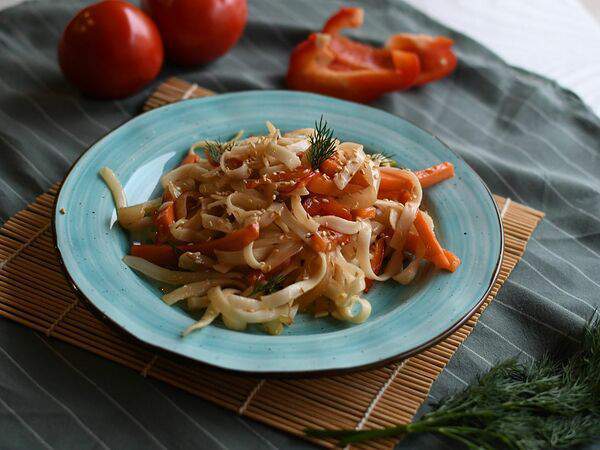 ТомЯмчик - Удон с овощами в сливочно-чесночном соусе