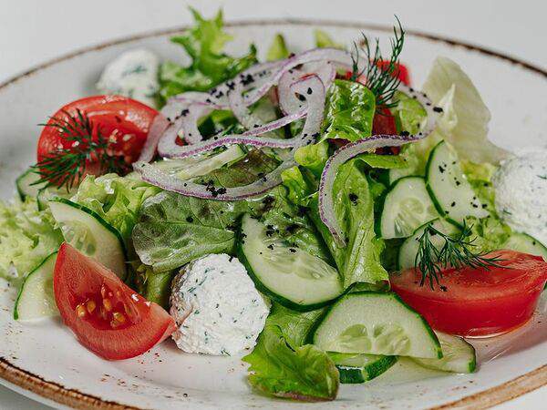 Ресторан Россия - Салат овощной с творогом