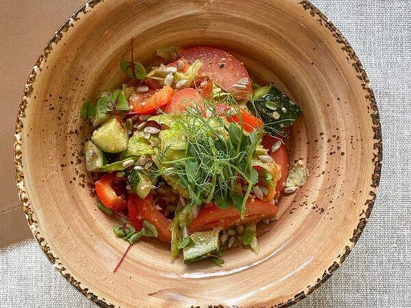 Пау Вау - Салат Овощной с грецким орехом