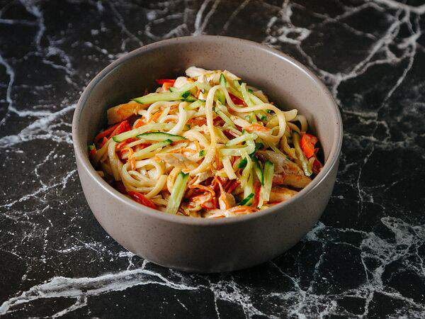 Роллы на районе - Сливочный вок с куриной грудкой и овощами