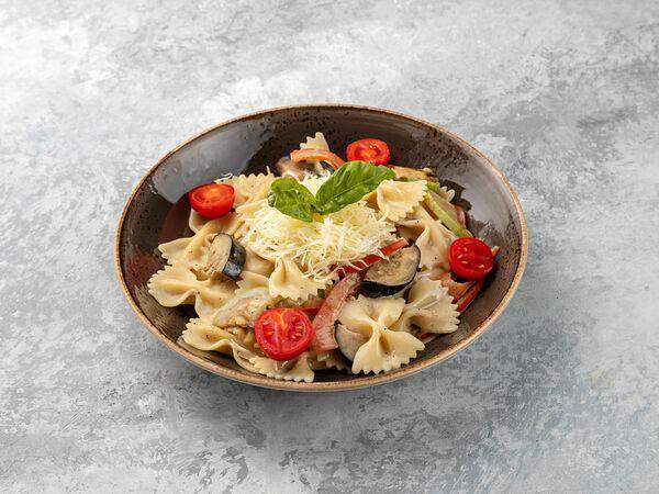 Espresso bike - Фарфалле с овощами на овсяных сливках