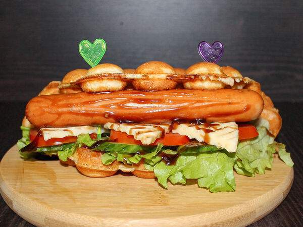 Мадам Вафля - Сытная гонконгская вафля ВафДог