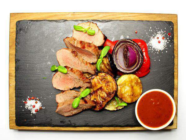 Гости - Свиная вырезка в сметанно-горчичном соусе