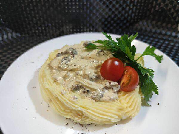 Шоколад - Бефстроганов с картофельным пюре