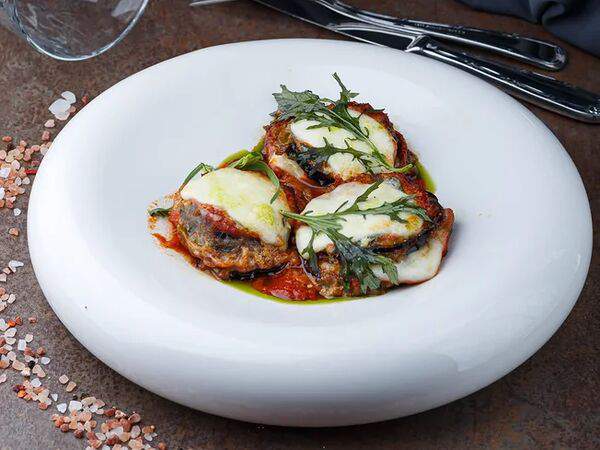 Fratelli - Баклажаны Пармеджано с моцареллой