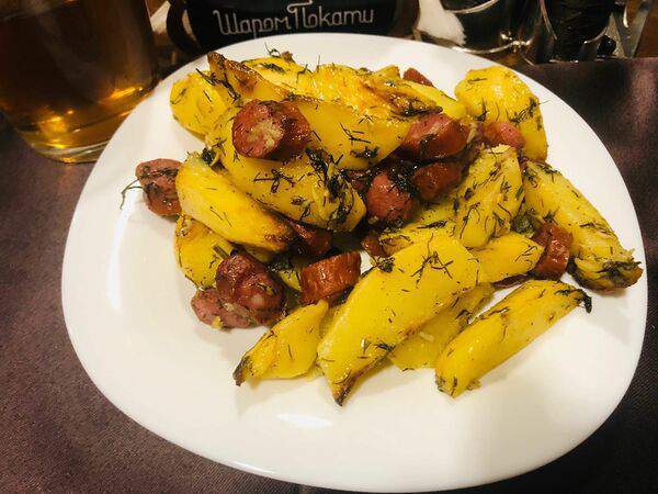 Шаромпокати - Картофель по-деревенски, запеченный с охотничьими колбасками