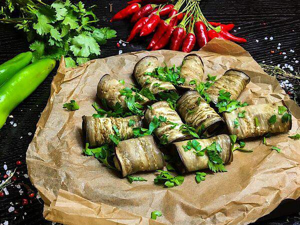 Брашна - Рулетики из баклажанов с грецкими орехами