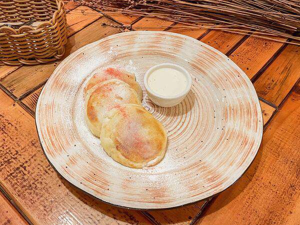 Кафе-пекарня Бенье - Сырники со сметаной