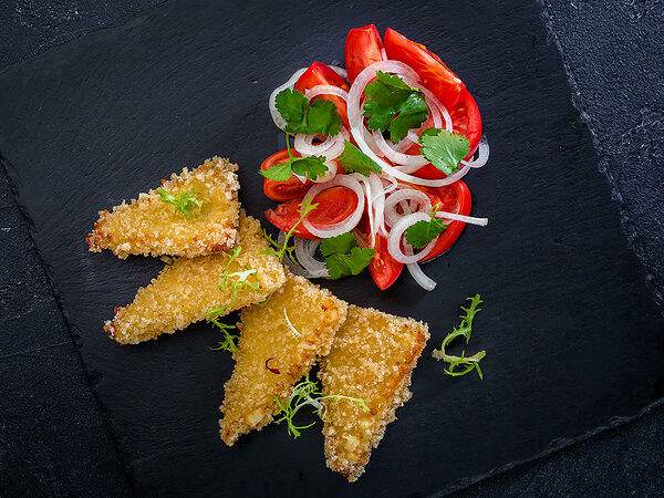 Чайхона №1 Братьев Васильчуков - Жареный сулугуни с салатом из помидоров