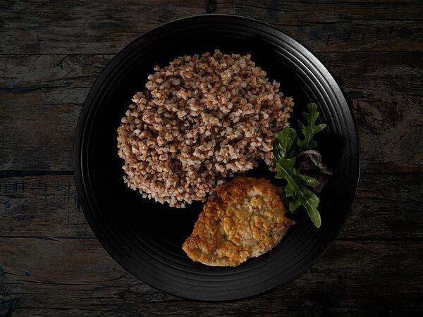 Kinza House - Гречка с отбивной из куриного филе в кляре