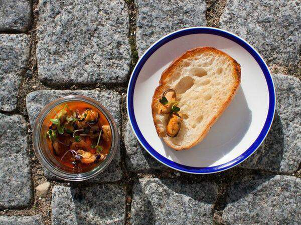 Wine & Pinsa - Мидии маринованные с хересом