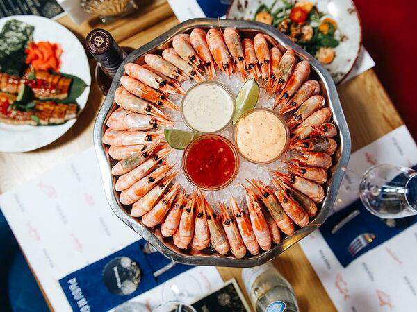 Рыбы бы - Магаданские креветки с ассорти фирменных соусов