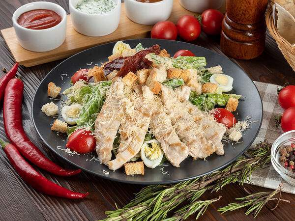 Мясной ресторан Beef & Fire - Салат Цезарь с курицей