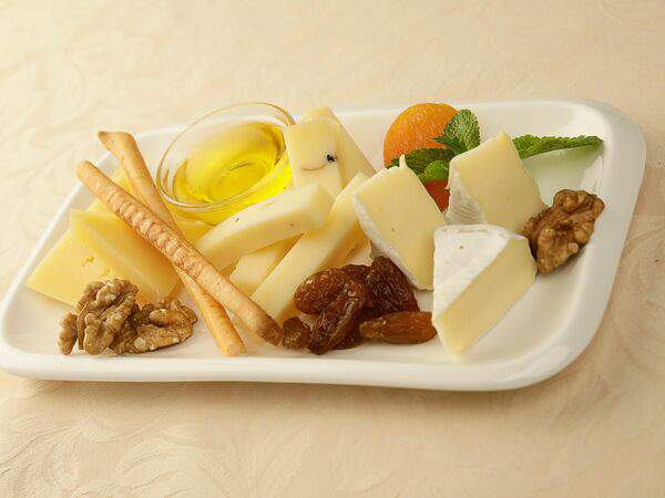 City - Сырная тарелка с мёдом