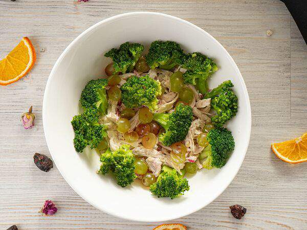 Вкусный бутик Нанэль - Салат с курицей и брокколи