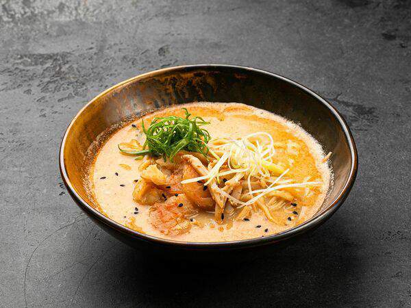 Domo izakaya bar - Лакса с морепродуктами