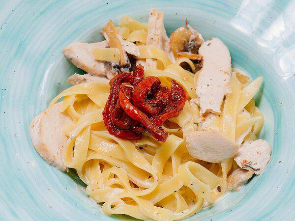 Бобы - Паста с курицей и итальянскими травами