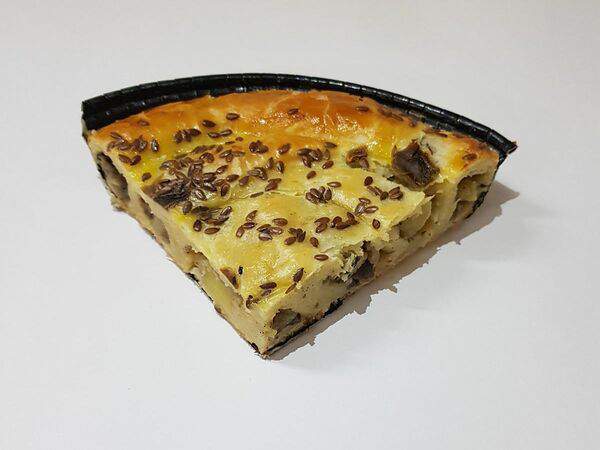 Пекарня Konigsbacker - Четверть пирога с сыром и зеленью