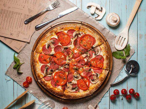 KUNAK HOUSE Халяль - Пицца Салями