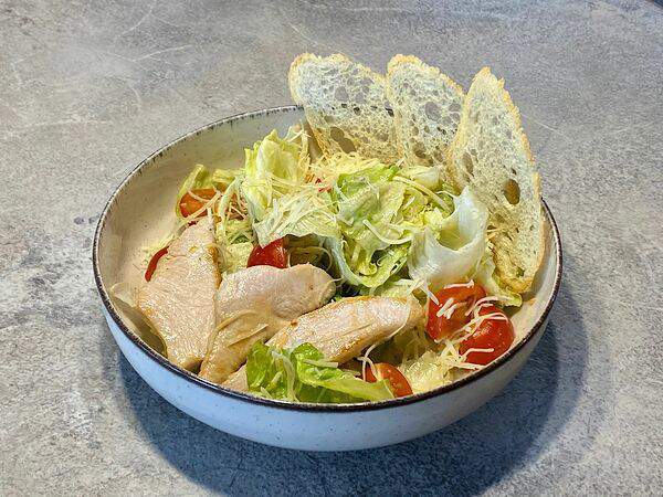 Gosti - Цезарь с индейкой