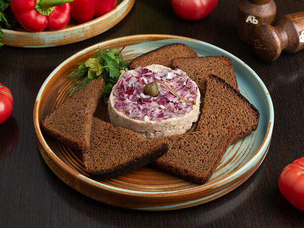 Абсолютъ - Форшмак из сельди с тостами из бородинского хлеба