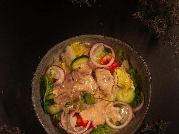 Multibar Neon - Теплый салат с куриной печенью