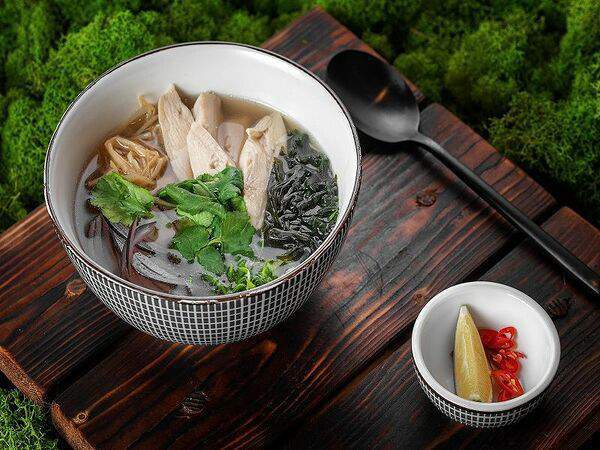 Эбби Noodles & Sushi Bar - Фо с курицей