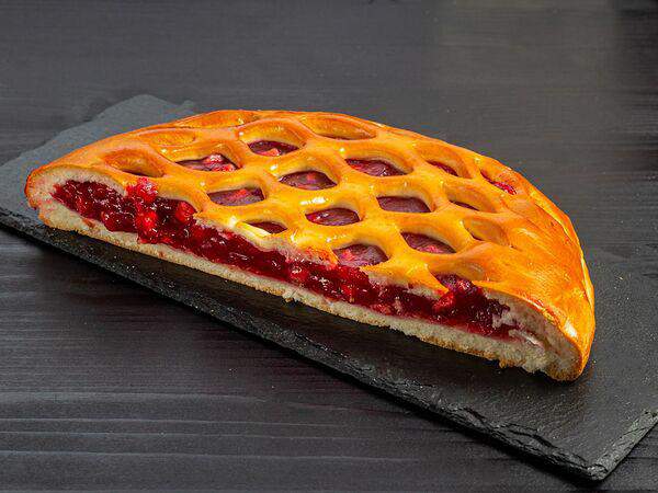 Пекарня Буханка - Половинка пирога с брусникой и яблоком