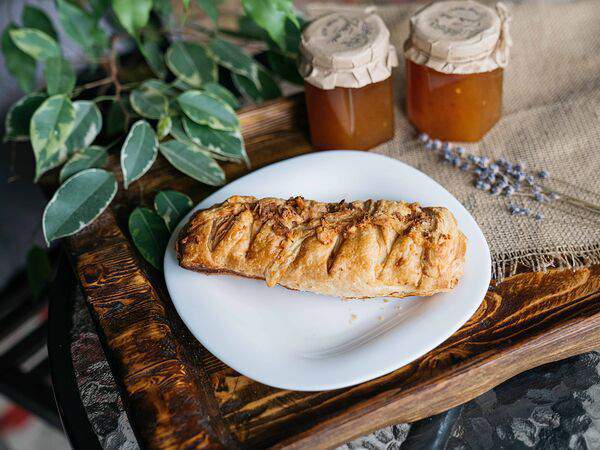 Kuz`coffee - Слойка с курицей