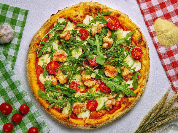 Burrata - Пицца с креветками и цукини